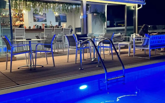 Porto Planos Beach Hotel