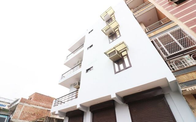 OYO 49097 Comfort Palace