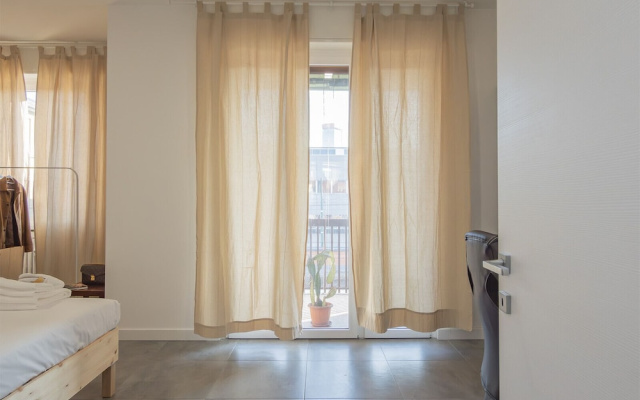 San Siro 3 Bedroom apt With Balcony