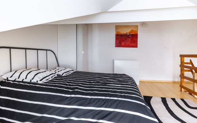 Picturesque Apartment in Bayeux with Private Courtyard