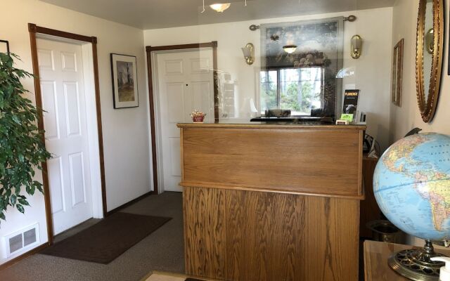 Landmark Inn