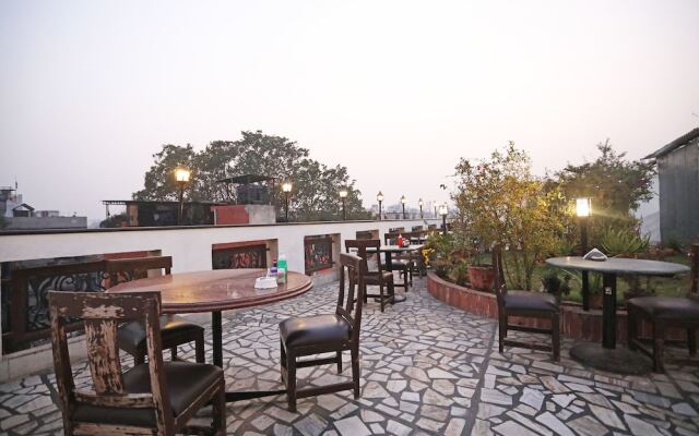 OYO 10750 Hotel Vivek