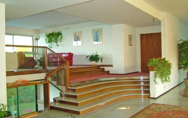 Hotel Capo Est