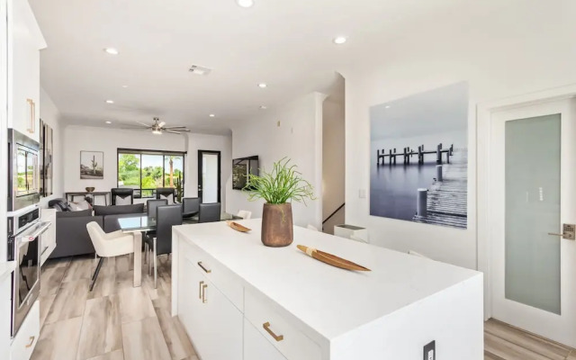 NEW Desert Standard Modern 3-level Oasis