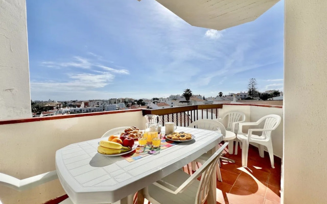 Albufeira Skylight 2 by Homing