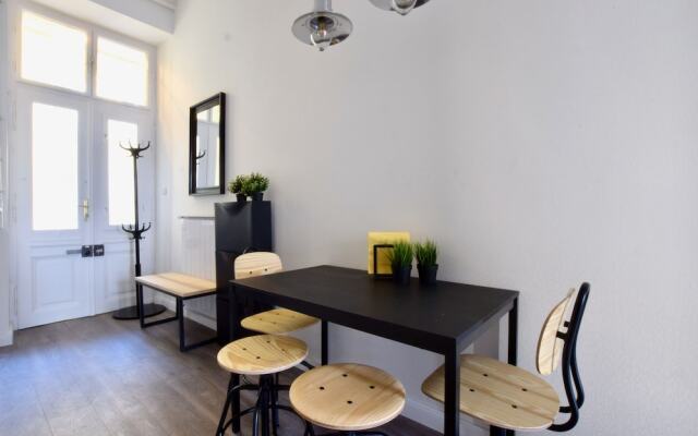 Standard Apartment by Hi5 - Dessewffy