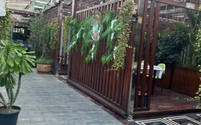 Kaibin Four Seasons Hotel