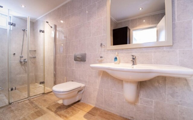 Charming Flat With Shared Pool in Oludeniz
