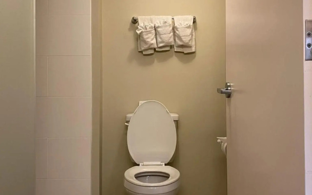 Clarion Inn