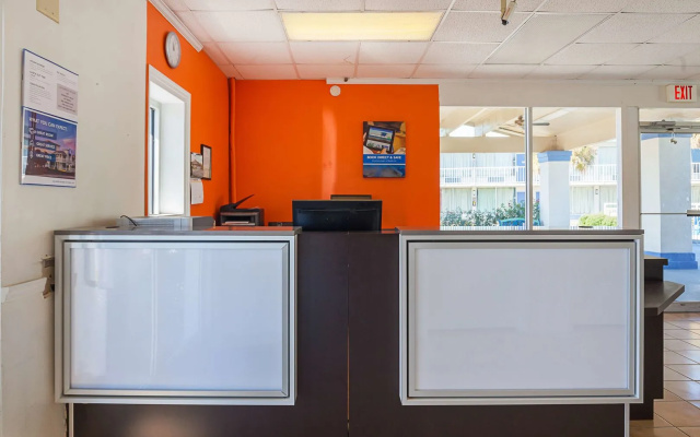 Motel 6 Tifton, GA