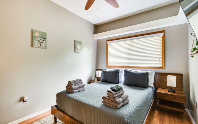 2 Mi to Busch Gardens: Retreat in Scenic Community