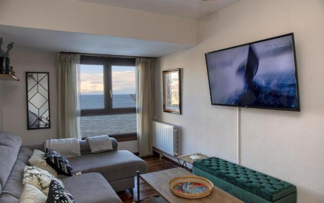 Sea Coast Lekeitio by HomeBilbao