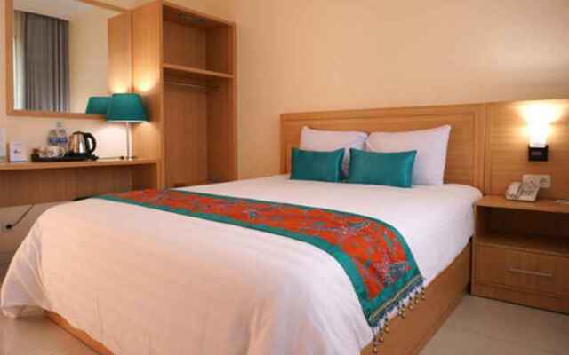 Dermaga Keluarga Hotel Sonosewu