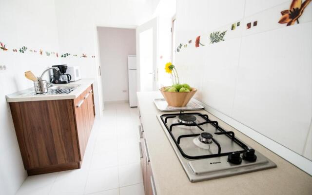 6 Apartments