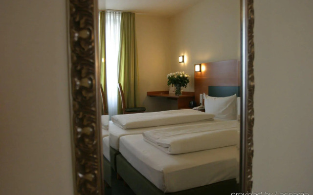 Memphis Hotel