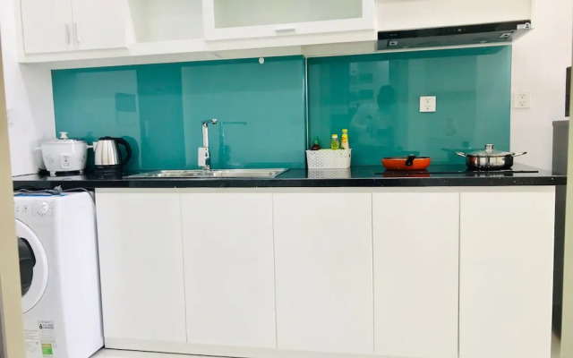 Justay Tresor Bach Dang River