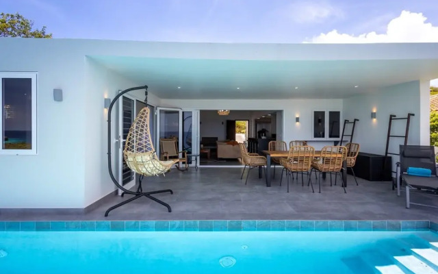 Blue Horizon Villa Infinity Pool Ocean Views