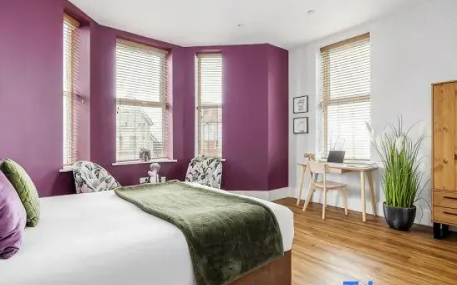 Stunning Sea Views, Family Apt; Free Parking & Gym