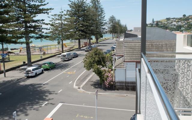 Navigate Seaside Hotel & Apartments
