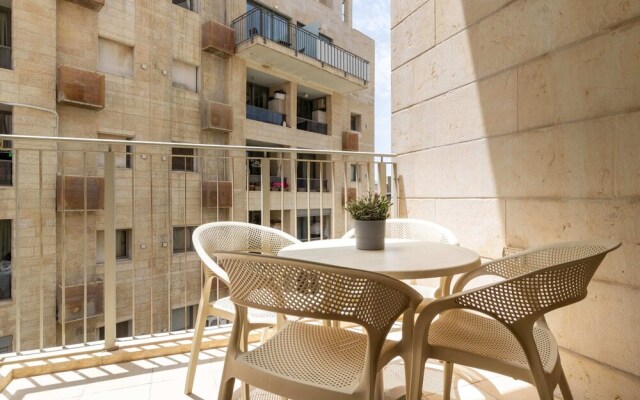 Jaffa- Beautiful 3 Bedroom Apartment Best Location