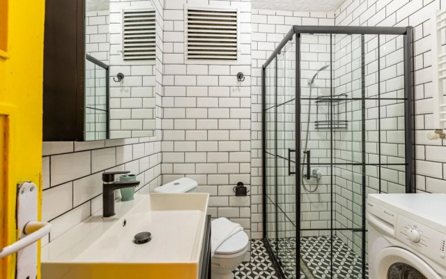 Central and Vibrant Flat in Besiktas