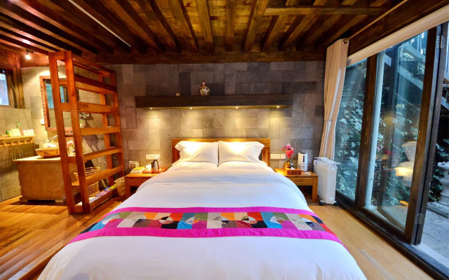Lijiang Shuhe Youyiju Private Club