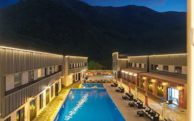 Gapyeong Orion Poolvilla Pension