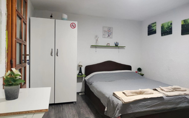 VINI studio with private parking