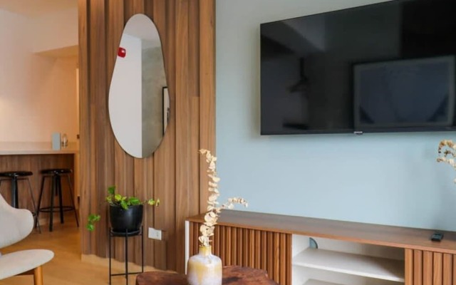 w Spectacular 2BR With Balcony in Miraflores