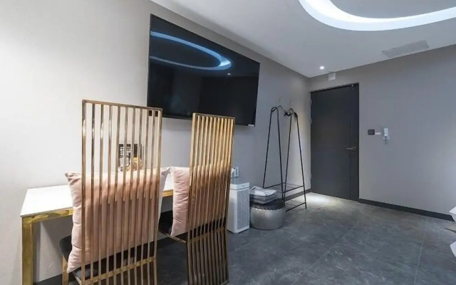 Knox Hotel