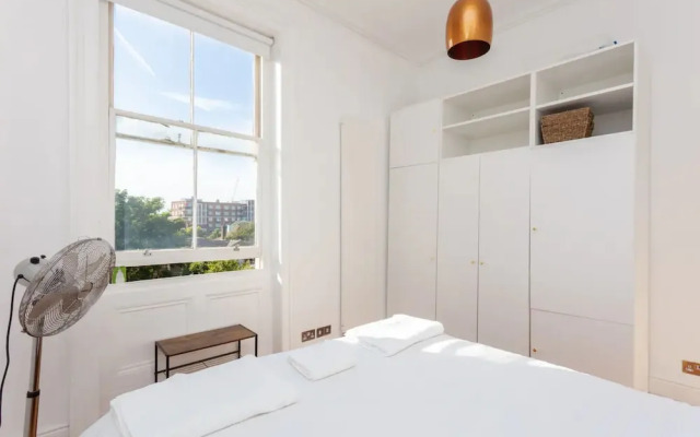 Spacious 1 Bedroom Apartment in Brighton Beside the Sea