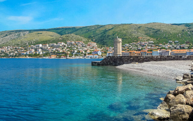 Three-Bedroom Holiday Home in Senj