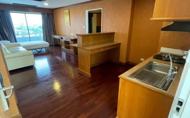 Ebina House