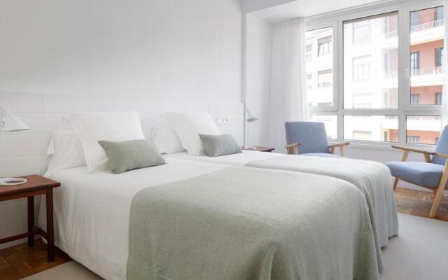 Larroka Apartment by FeelFree Rentals
