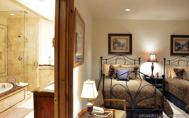 Manor Vail Lodge