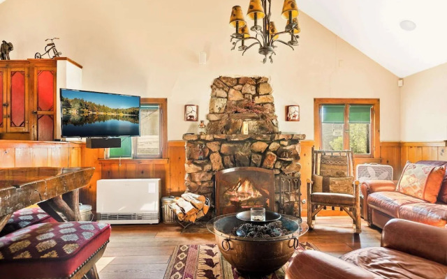 Whispering Pines Walk to Bear Mountain!