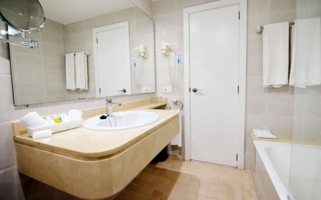 Hotel Astoria Playa - Adults Only