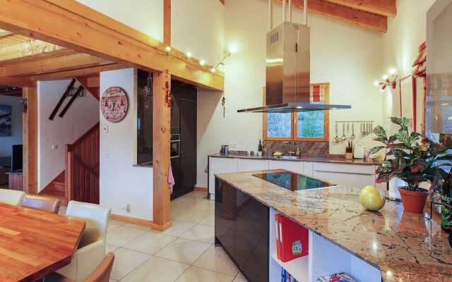 Cozy Holiday Home in Valfrejus near Ski Lift