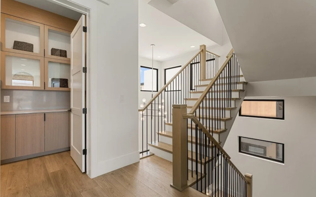 Luxury Beachside 7 Bedroom Home