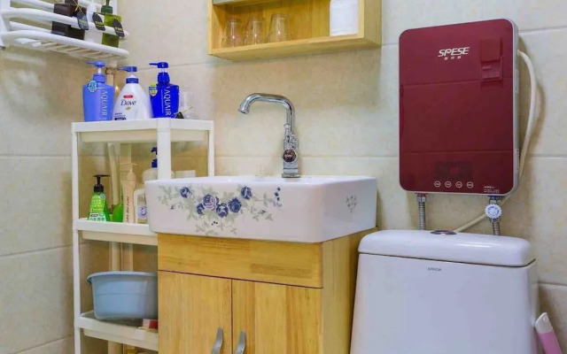 Splendiferous Apartment - Wang Jing