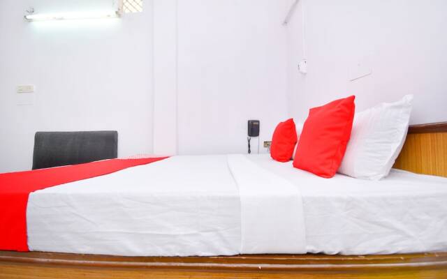 White House Continental by OYO Rooms