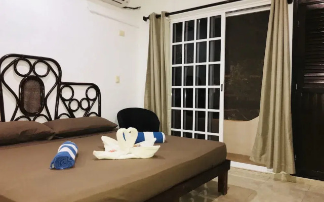 5th Avenue 3 People Balcony Apartment