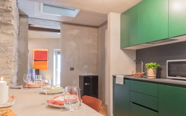 Rebecca Suite Nearby Urio s Castle