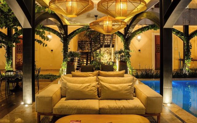 Adoro Hotel Boutique