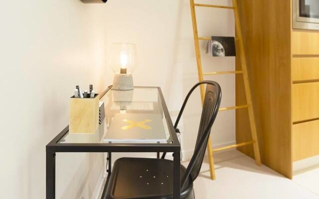 Brand New Heart Of City Executive Apartment