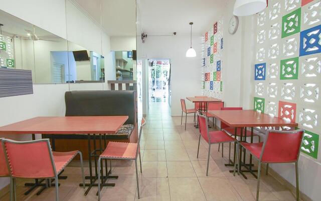 OYO 3808 Fif-fa Hotel Kauman