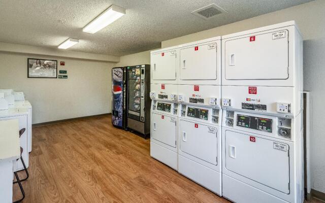 HomeTowne Studios by Red Roof Spokane - Valley
