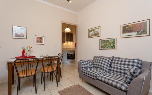 Foteini Apartment Walk to Beach Wifi Car Not Required - 2618