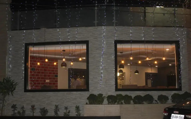 OYO 9265 Blue Lagoon Premium Hotel
