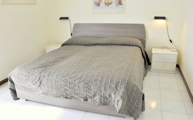 Newly Renovated Holiday Home With Scenic Hill-view